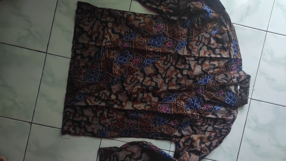 Kemeja Batik Pria Motif Abri