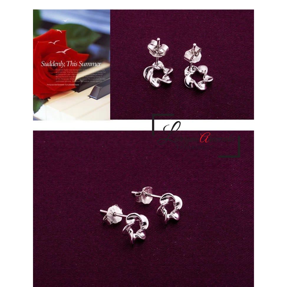 Anting Titanium Model Bunga Anti Karat Non Alergi AT010