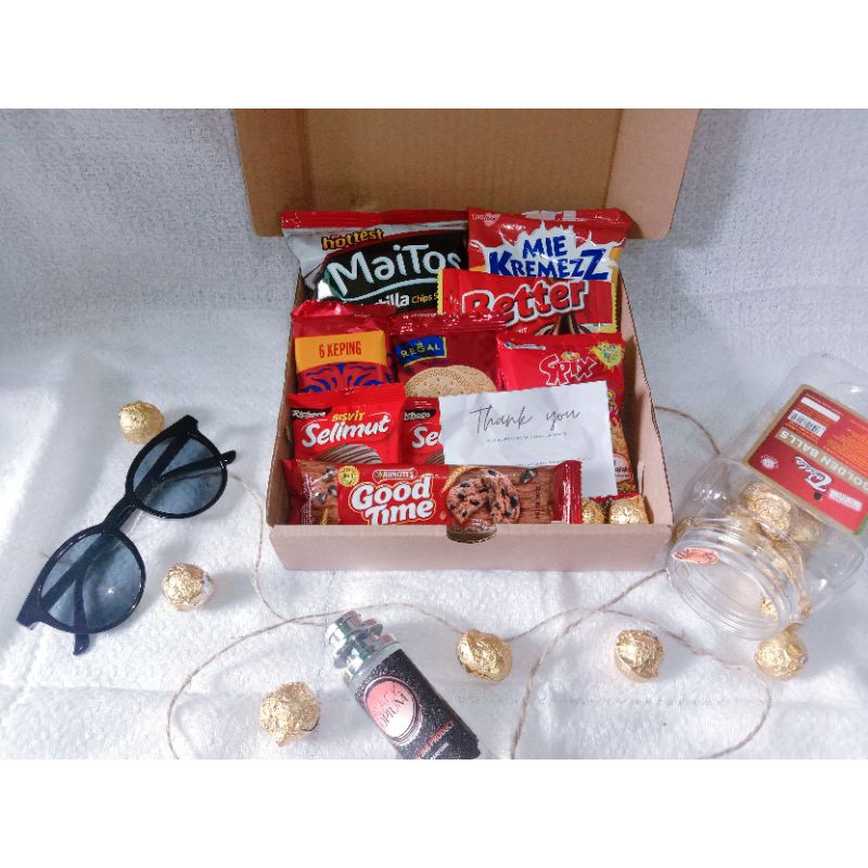 

Gift box | Snack box | box snack | Hampers (wisuda/ulang tahun/ Anniversary/lebaran)