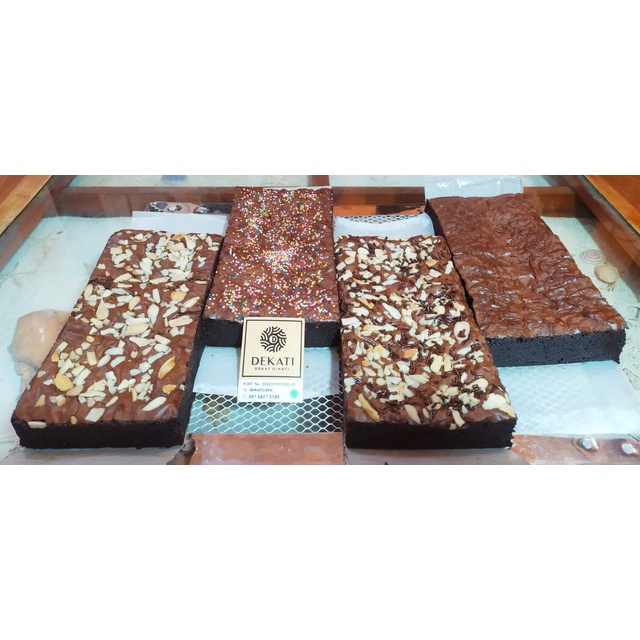 

DEKATI FUDGY BROWNIES