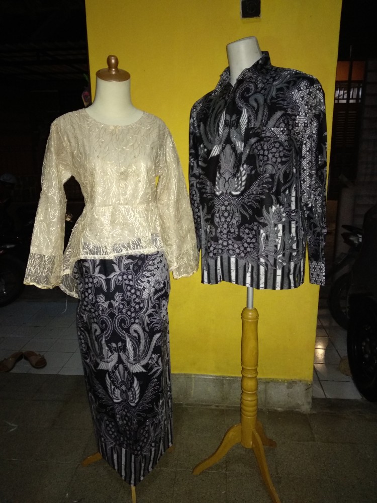 Maura Couple - Sania Ruffle Batik Couple Ori Ndoro Jowi Garansi Termurah Shopee -  Batik Modern Solo