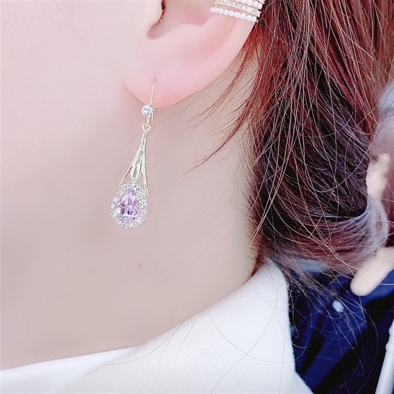 Anting Tusuk Gantung temperament Desain Tetesan Air hollow Hias Kristal / Berlian Hypoallergenic Untuk Wanita