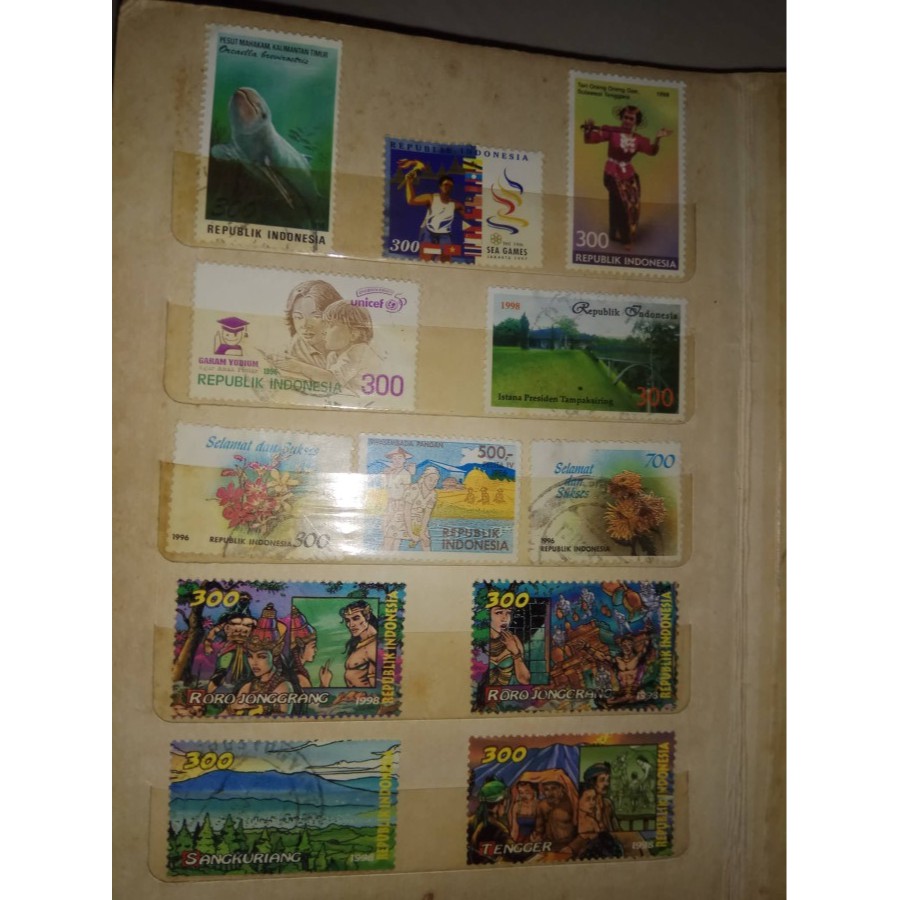 Koleksi Perangko Kuno Indonesia