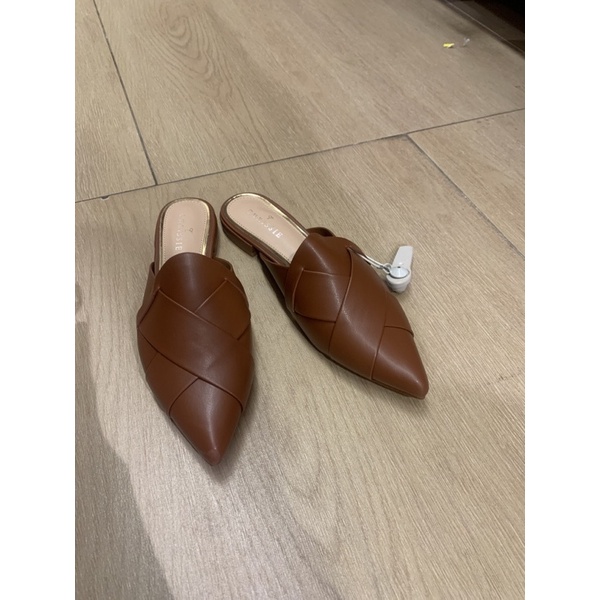 Chrissie daria cognac payless mule