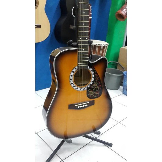 Gitar Akustik Merk Yamaha Warna Sunburst Jumbo Senar String Buat Pemula Belajar Jakarta