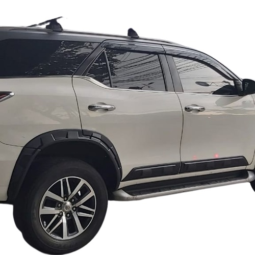 OVER VENDER FORTUNER 2016 MODEL ROCKFORD