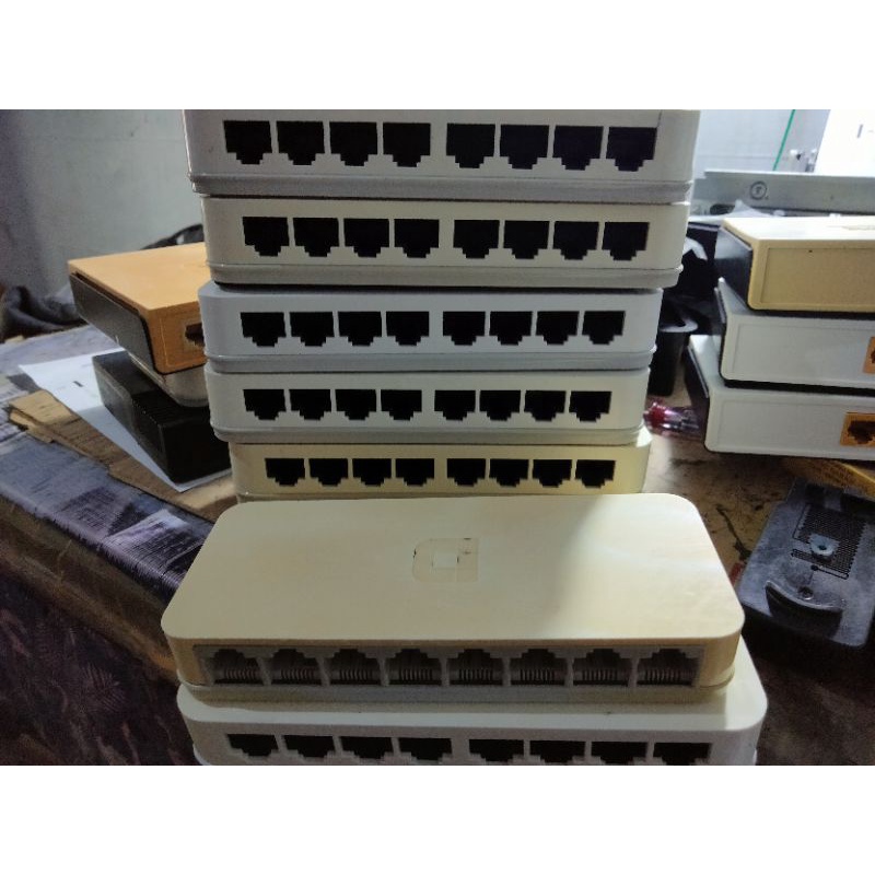 switch hub D-Link/Tenda 8 port second NORMAL