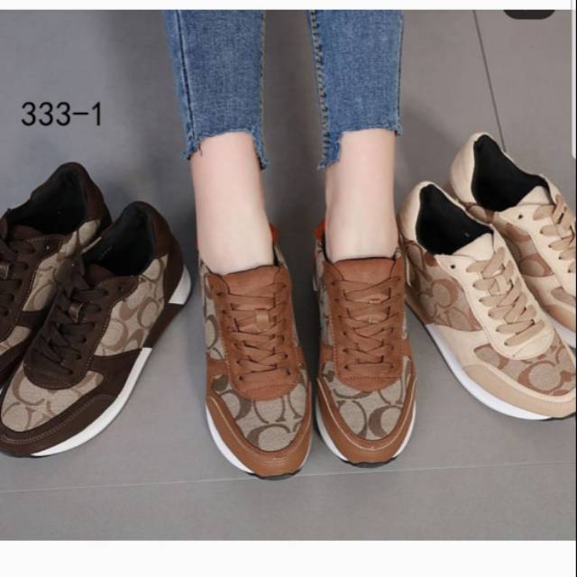 sepatu sneakers coach