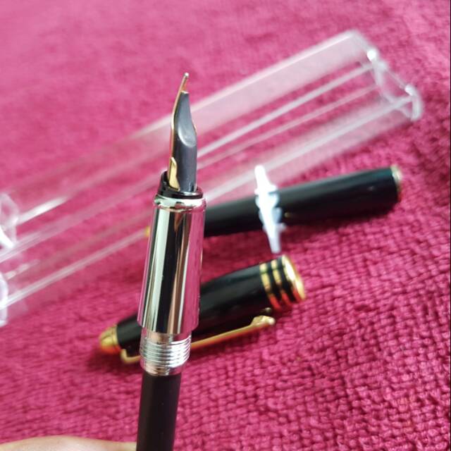 

Pena langka..Fountain pen 18kgp Black M.105. Pena Tinta isi ulang.