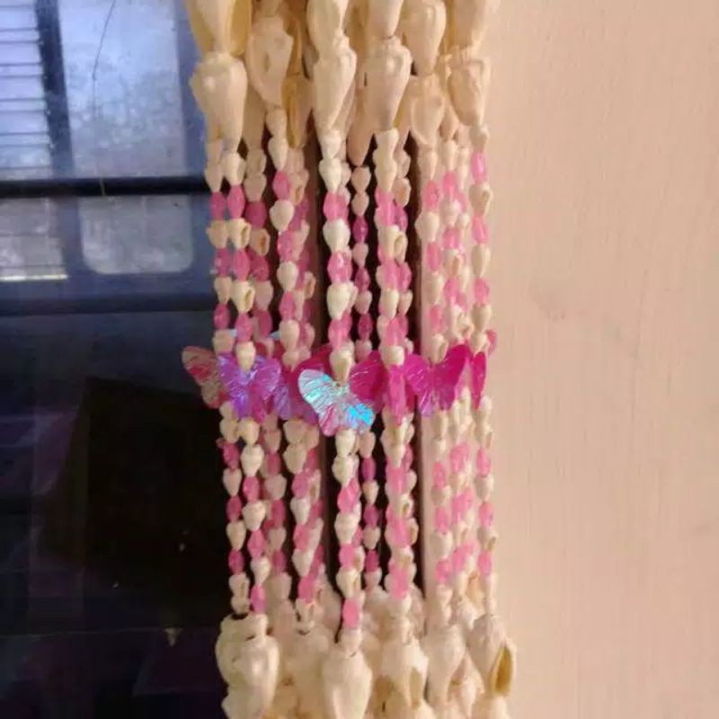 Tirai kerang putih kombinasi manik cantik uk. 250 cm isi 20 untai