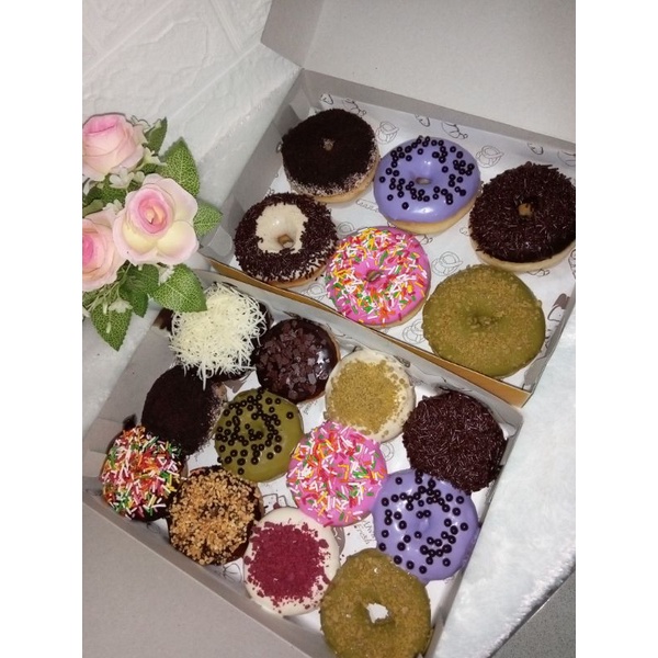 

Donat Aneka Topping