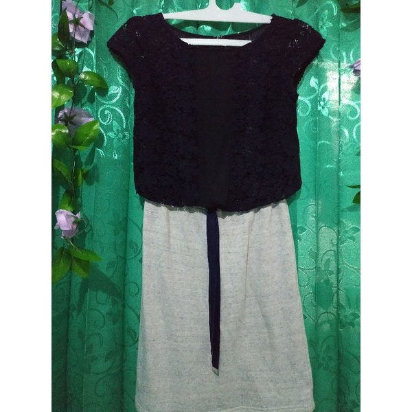 Dress brokat lengan pendek