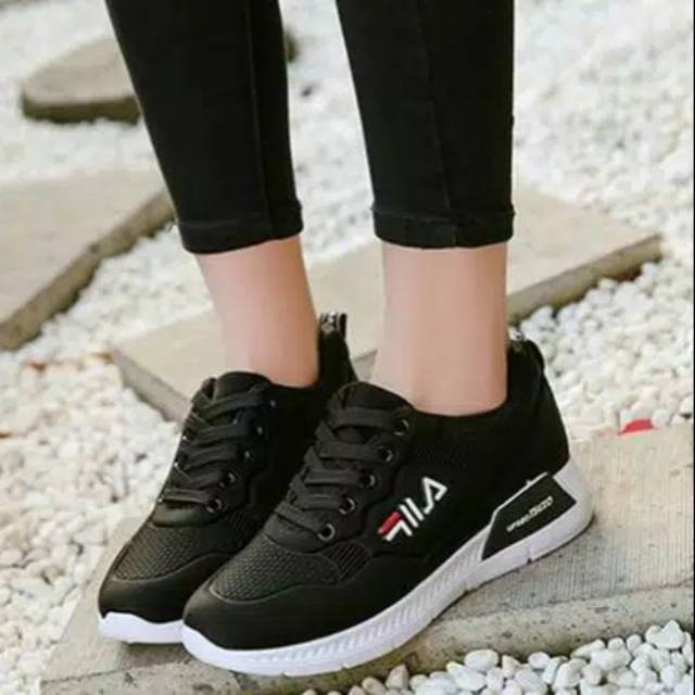 Sepatu fashion FILA hitam