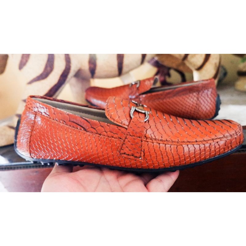 sepatu loafers motif / sepatu loafers