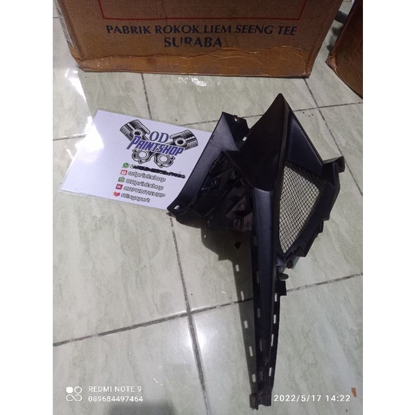 Body kasar / Panel Fairing sayap  kiri dalam r15 v3 original copotan
