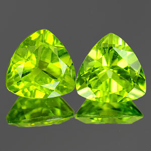 Matching Pair VVS Trilliant 2.26tcw 6.9x7mm Natural Unheated Green Peridot YZ800