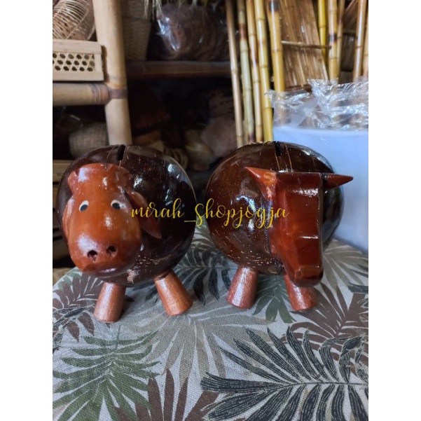 Celengan Batok Kelapa,Celengan Karakter