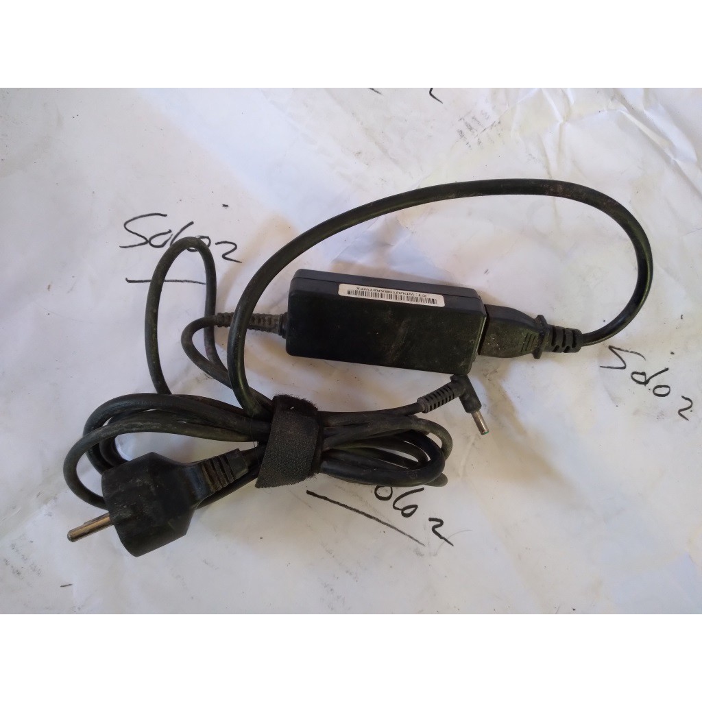 bekas ces LAPTOP HP 19.5V 2.31A 45W 4.5 3.0mm Blue Pin ORI charger netbook