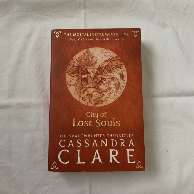 PRELOVED ENGLISH BOOK city of lost souls the mortal instruments book five
