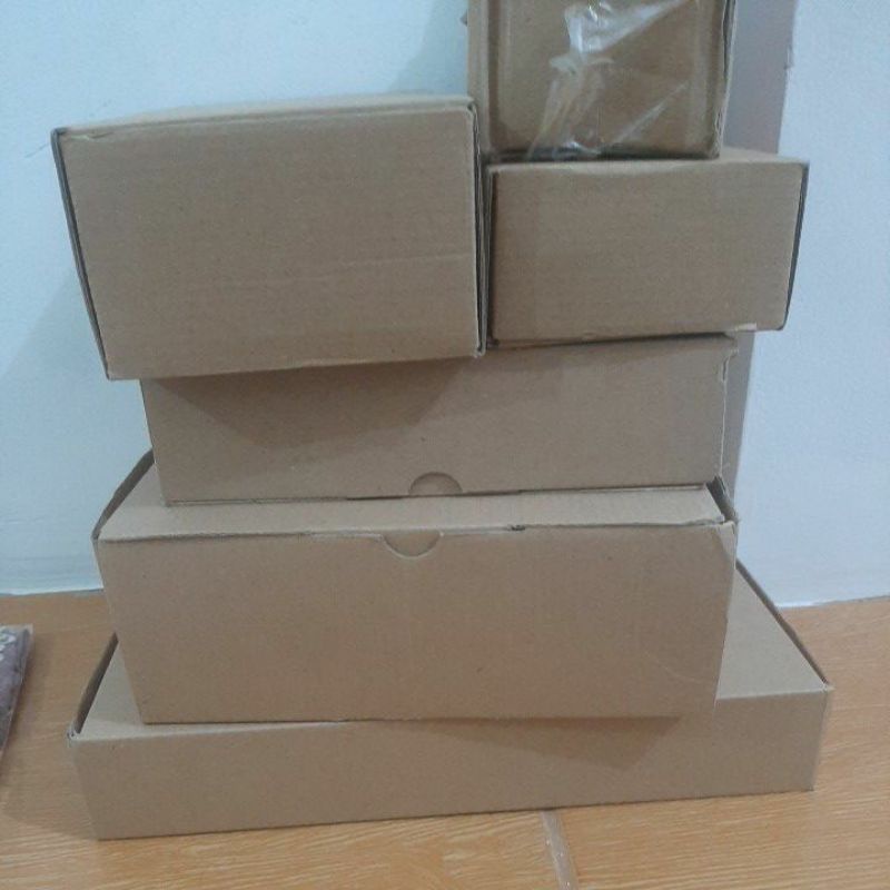 

kardus hampers/ box / kotak kado / box hampers ukuran menyesuaikan isian paket