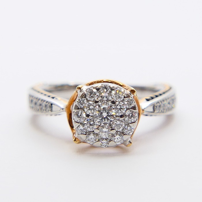 

Ladies Ring Diamond 75% DQ 030