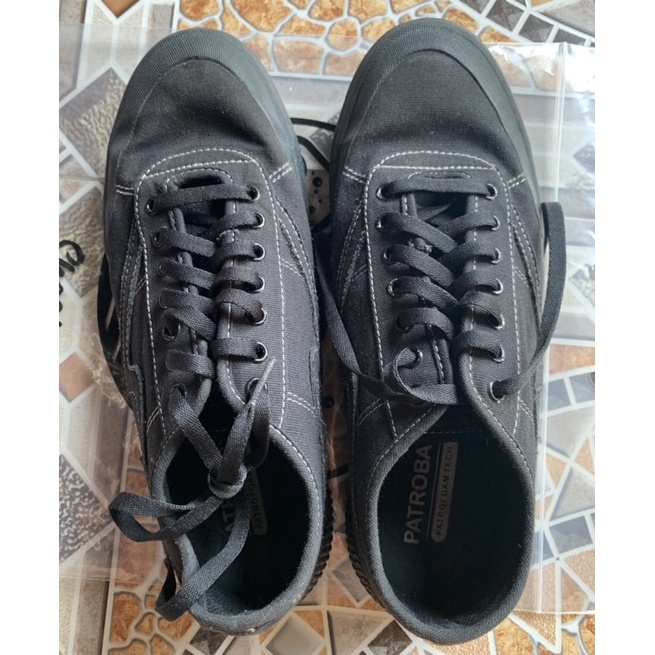 sepatu patrobas ivan low all black hitam polos uk41