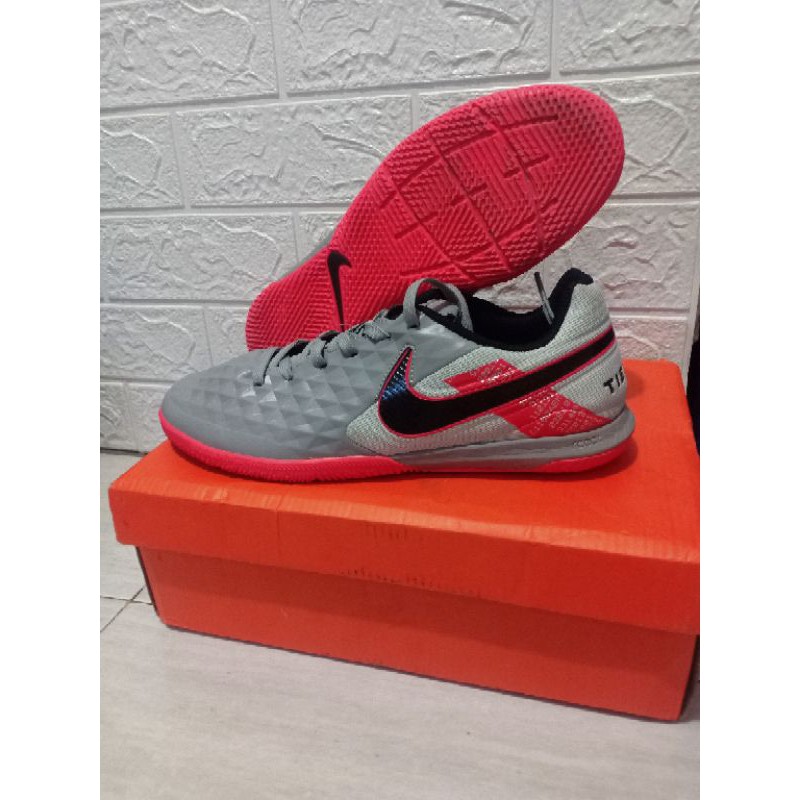 SEPATU FUTSAL NIKE TIEMPO