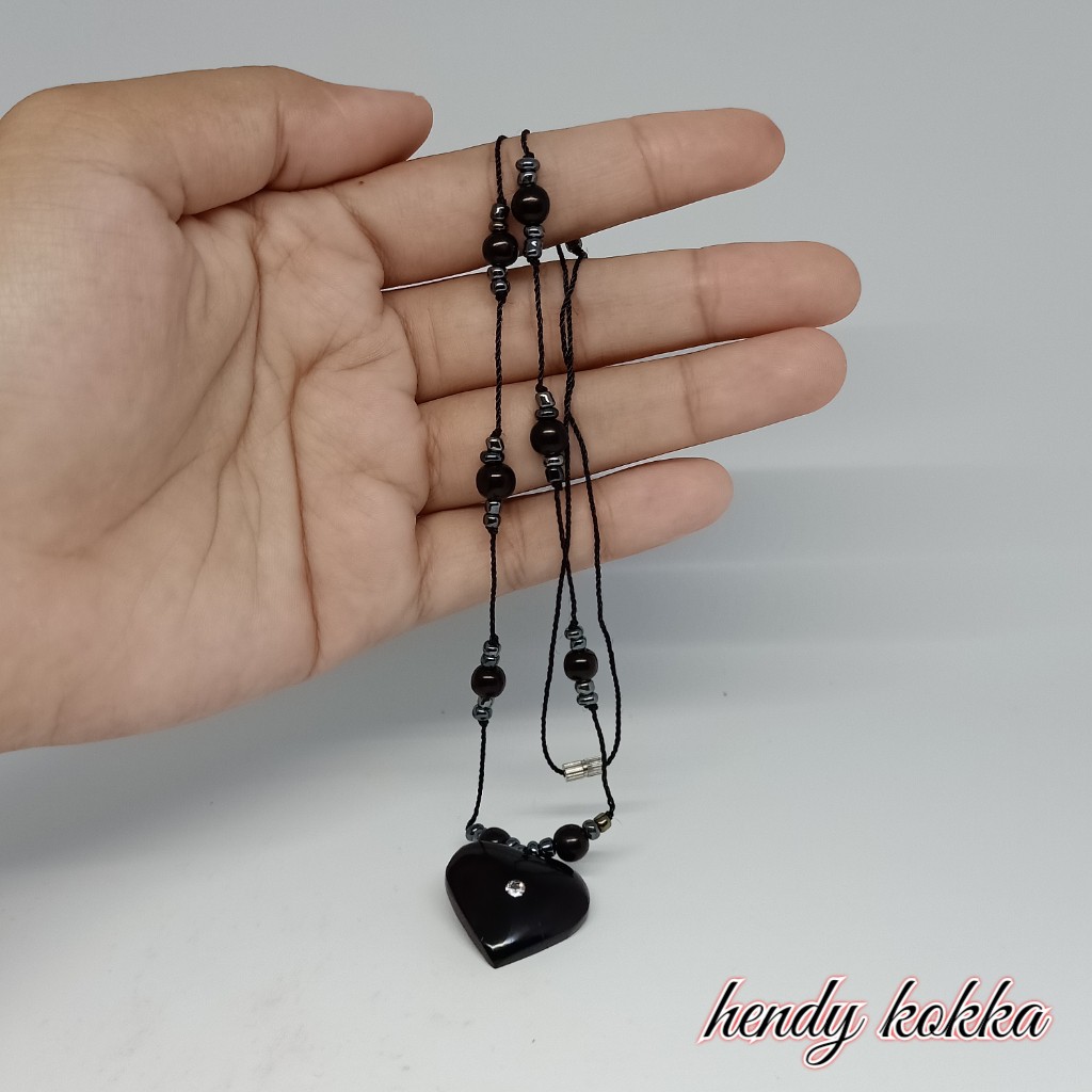 Kalung kokka kaukah love manik hitam