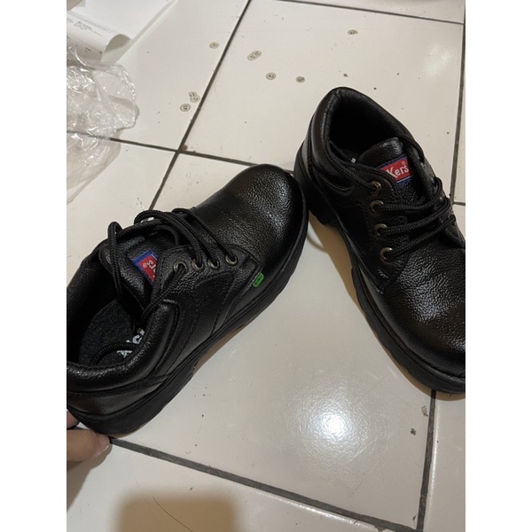 sepatu safety slip on kickers ujung besi, safety murah