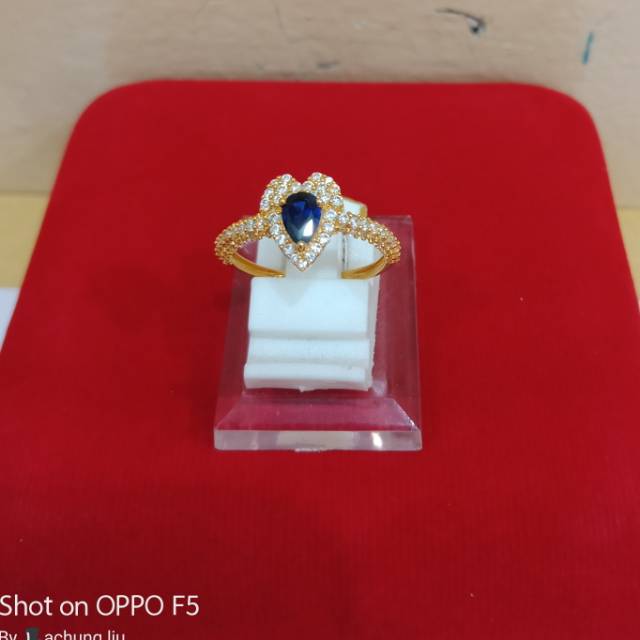 Cincin emas  love mata biru kadar 700