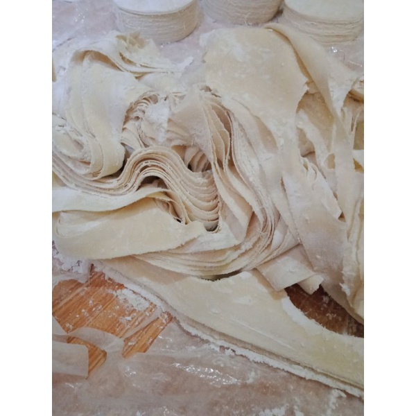 

Potongan kulit dimsum 1 kg