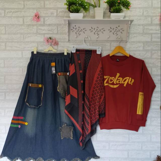 SETELAN ROK JEANS BINTANG SET KAOS COMBED + JILBAB SEGI4 VOAL
#ZOLAQU GLITER
