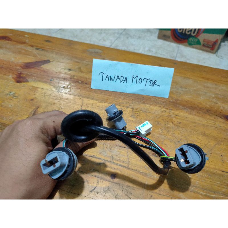 SOKET FITTING LAMPU STOPLAMP HONDA MOBILIO