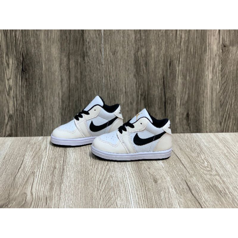 Sepatu Anak Laki dan Sepatu Sneakers Anak Perempuan Jordan Kids Sepatu Anak Laki Laki 10 Tahun Sepatu Anak Sneakers Laki Laki Perempuan Nike Jordan low Grade Original