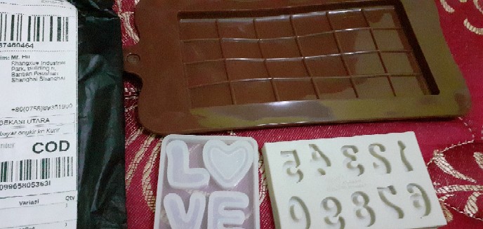 Cetakan Dengan Bahan Silikon Dan Bentuk Huruf Alfabet / Hati Untuk Hiasan Kue