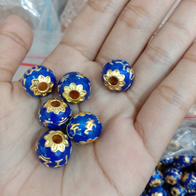 Liontin bulet . liontin gelang warna biru , bahan gelang xuping