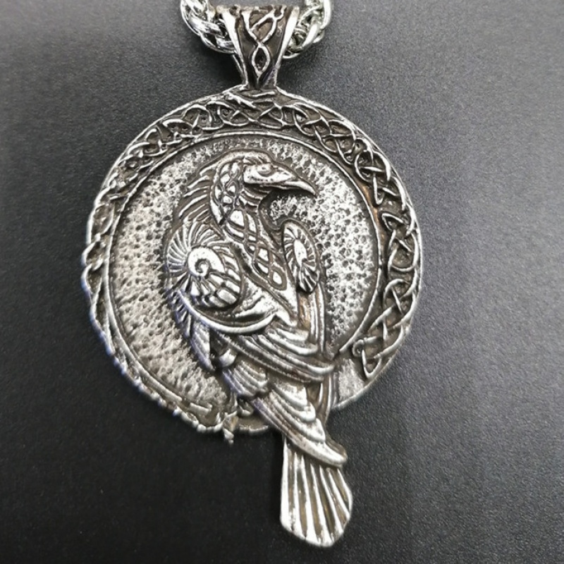 Kalung Liontin Gagak Viking Bahan Stainless Steel Untuk Aksesoris Perhiasan