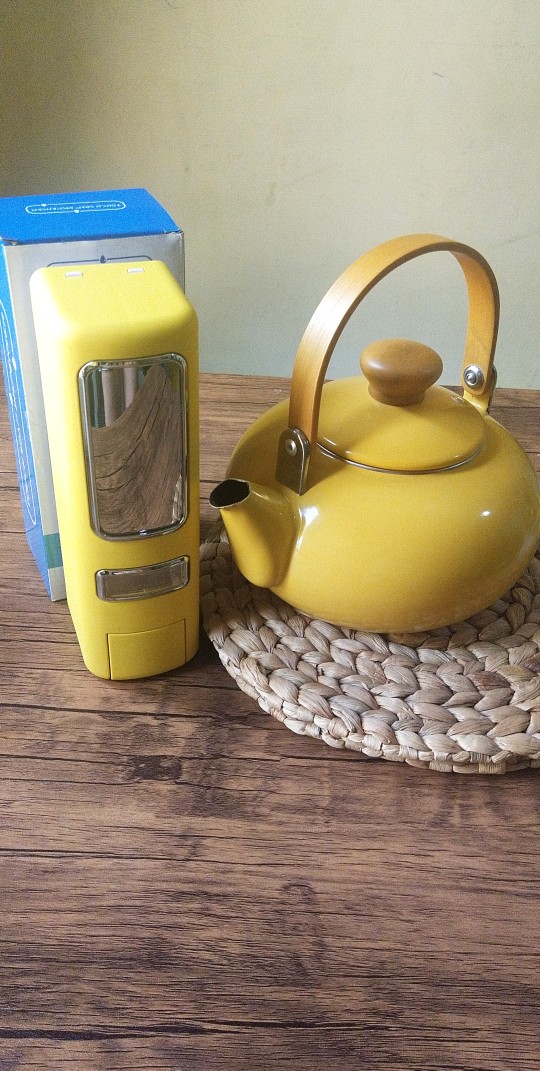 Tempat Sabun Cair 450ml New Model Liquid Soap Dispenser Kuning