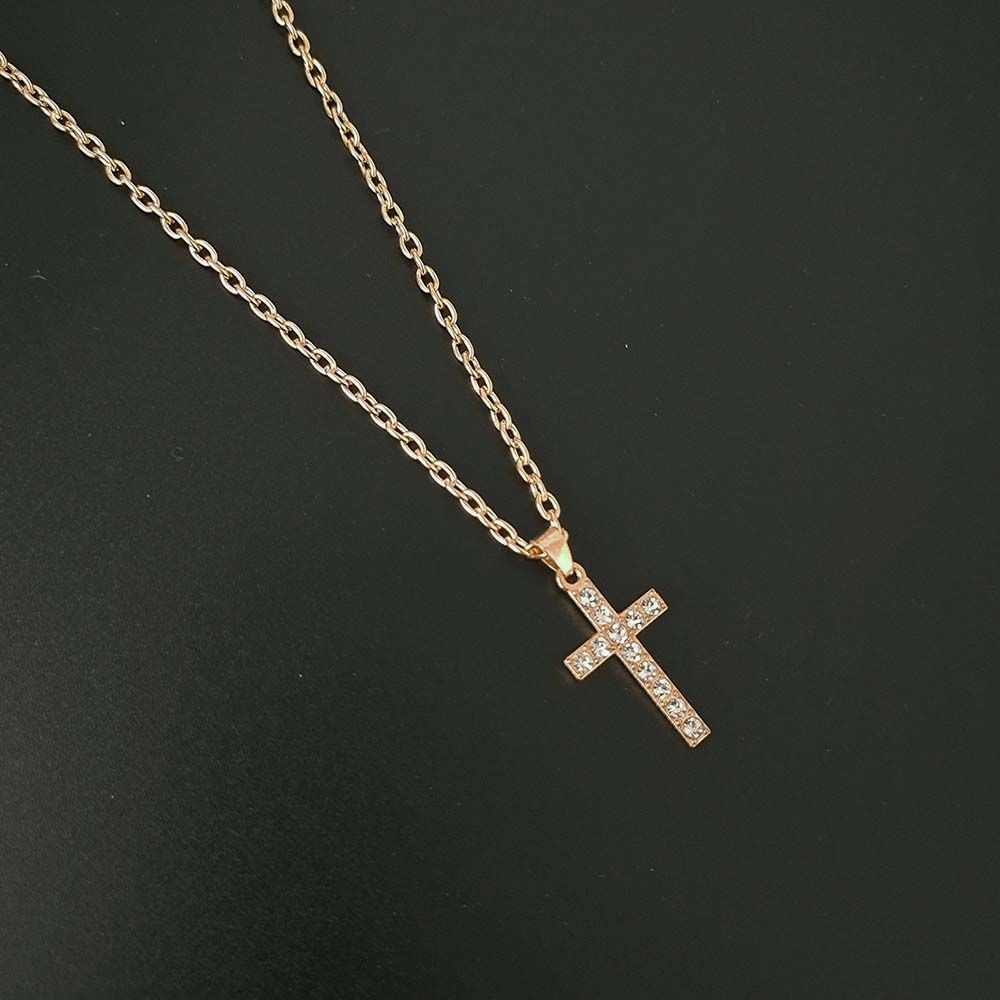 Needway  Party Gift Women Necklaces Minimalism Clavicle Chains Cross Necklaces Cross Elegant Silver Color Diamond Rhinestone Choker Korean Style/Multicolor