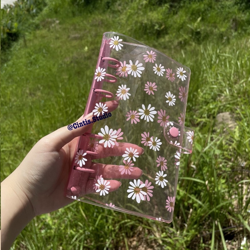 

A6 Binder Daisy Cover Only A6 Daisy Pink, A6 Daisy Biru, A6 Daisy Ungu, A6 Daisy Kuning, dan A6 Daisy Putih