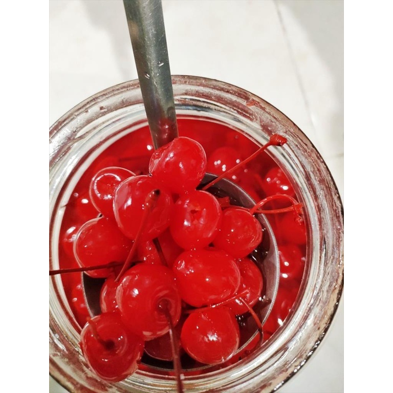 Ceri Merah Tangkai 100pcs (500gr)