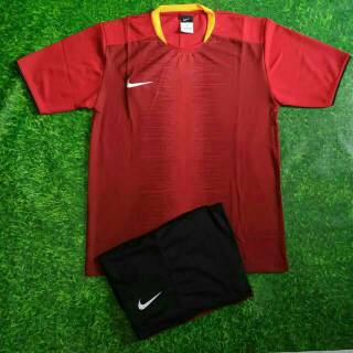 Stelan baju  jersey Futsal  Nike  maroon Hitam Putih Merah 