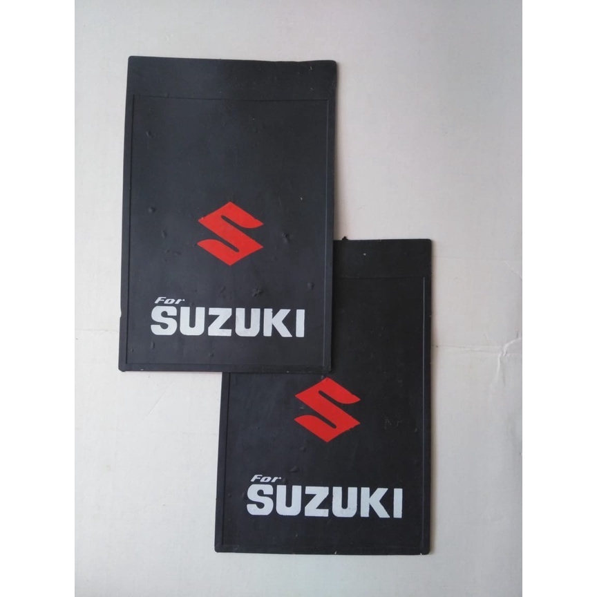 Karpet  Roda Suzuki carry  futura satu set  Posisi Belakang uk 19.5 x 29 cm tulisan Suzuki