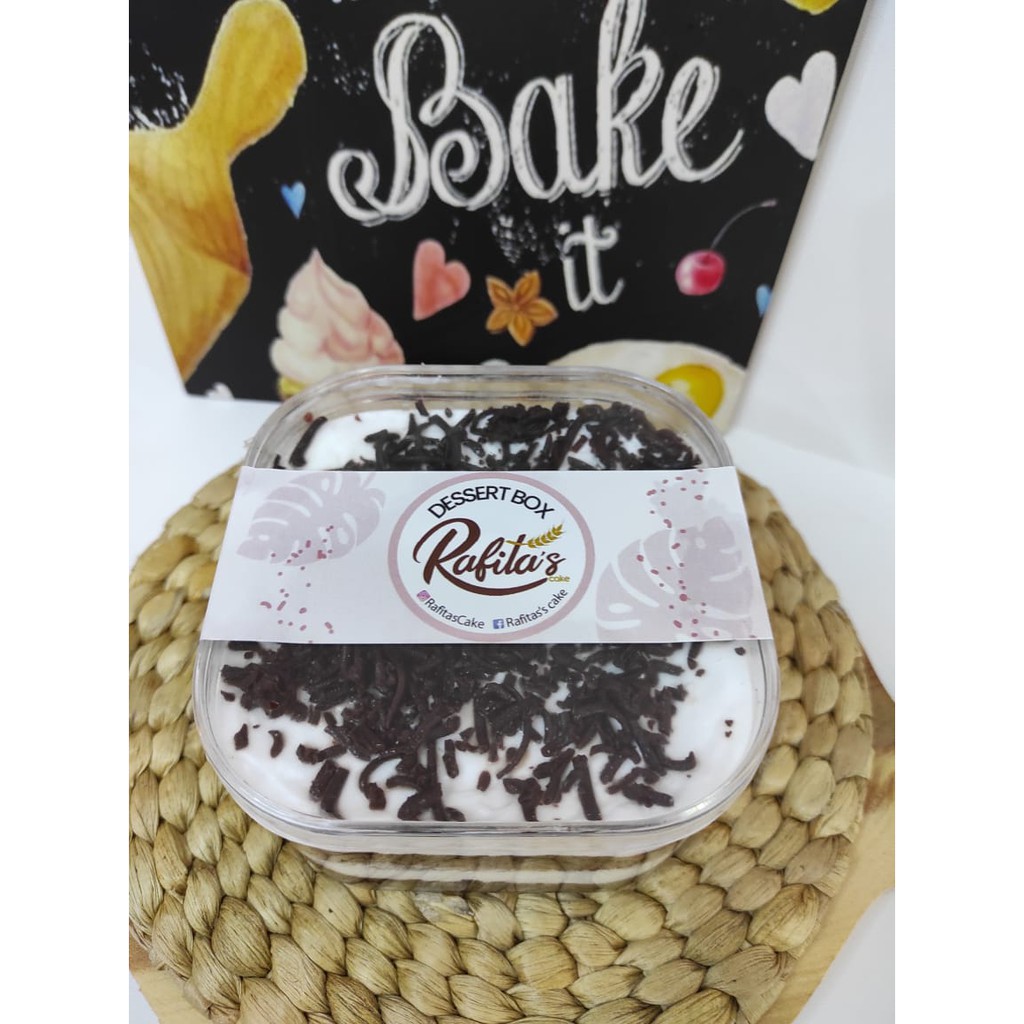 

Ultimate Dessert Box Blackforest by Rafitas Cake