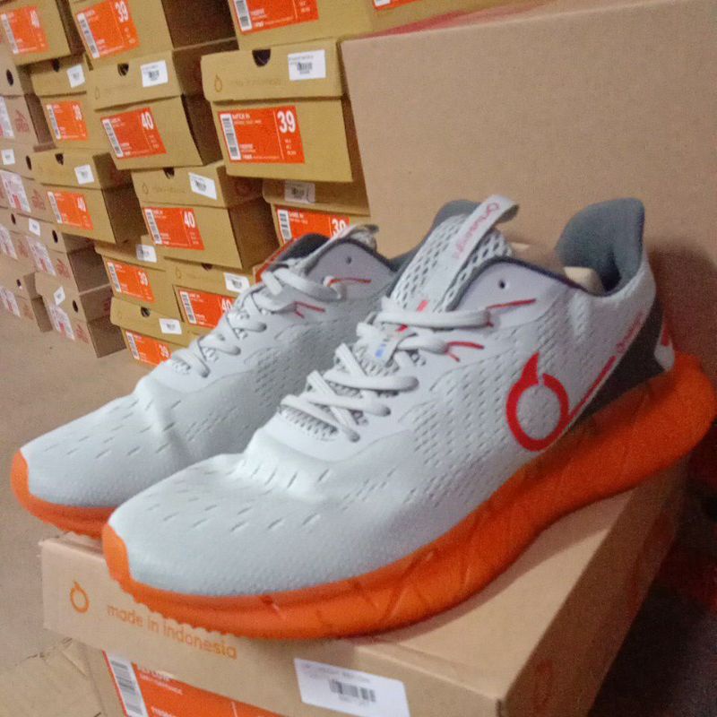 Sepatu Raning ORTUSEIGHT REFLOW Grey/Ortrange