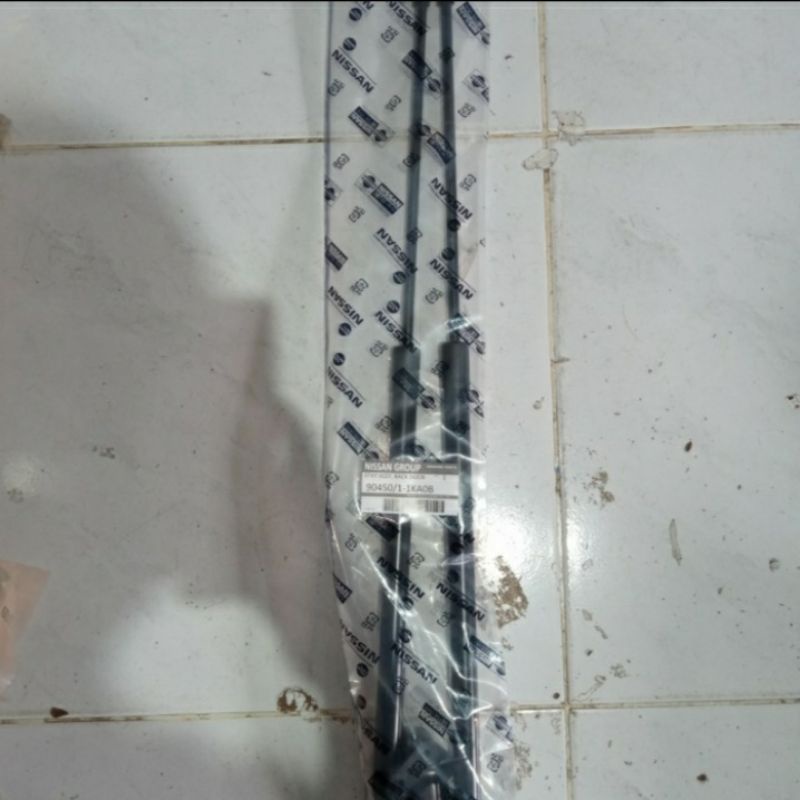 SHOCK HIDROLIK BAGASI NISSAN JUKE