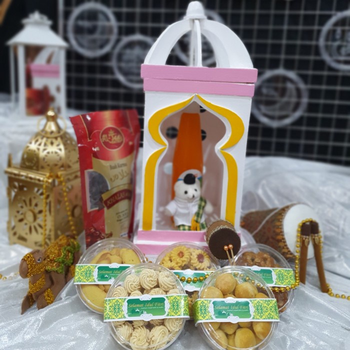 

Paket box hampers lebaran kue kering toples murah 59