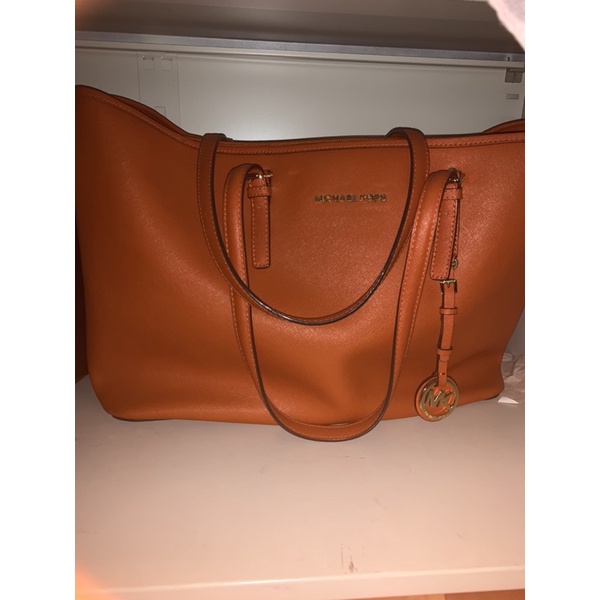 Preloved Michael Kors Voyager Large