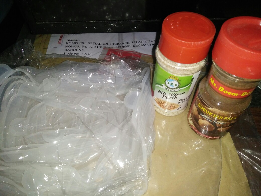 Wadah Tutup Silicon Warna Putih