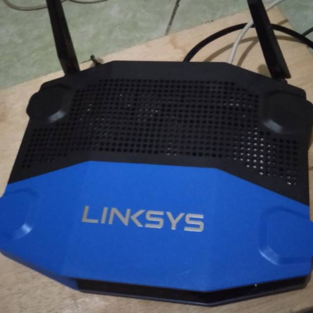 Linksys wrt1200AC dual-band wireless n router